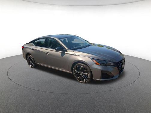 Gun Metallic 2025 Nissan Altima SR AWD