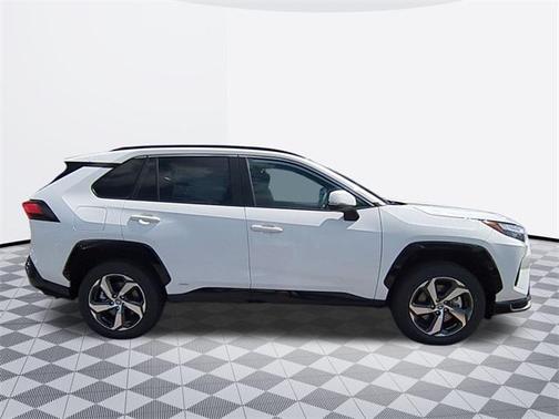 2025 Toyota RAV4 Hybrid SE