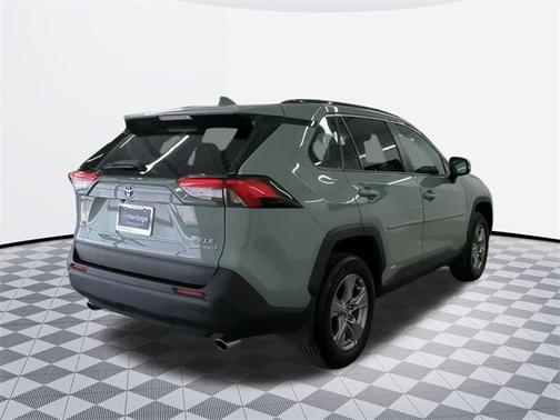 2022 Toyota RAV4 Hybrid XLE