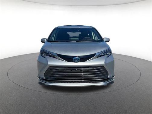 2024 Toyota Sienna Platinum