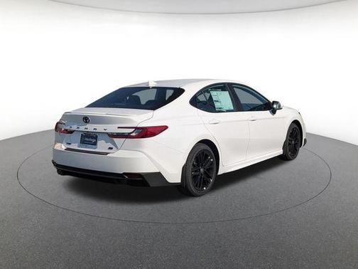 Ice Cap 2026 Toyota Camry SE