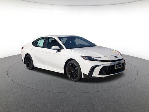 Ice Cap 2026 Toyota Camry SE