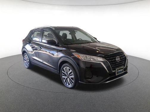 Super Black 2024 Nissan Kicks SV