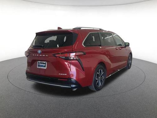 2025 Toyota Sienna Platinum