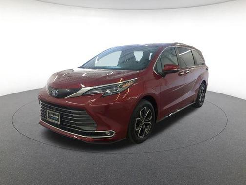 2025 Toyota Sienna Platinum