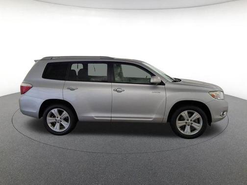 Classic Silver Metallic 2009 Toyota Highlander Limited