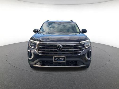 Deep Black Pearl 2024 Volkswagen Atlas 2.0T SE