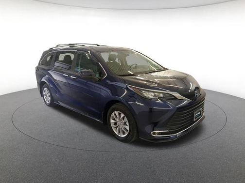 2024 Toyota Sienna XLE