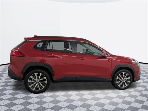 2024 Toyota Corolla Cross XLE