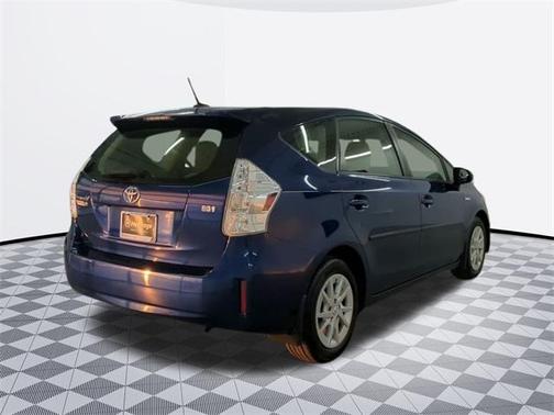 2014 Toyota Prius v Two