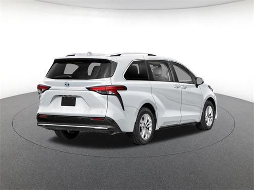 2025 Toyota Sienna Limited 7-Passenger
