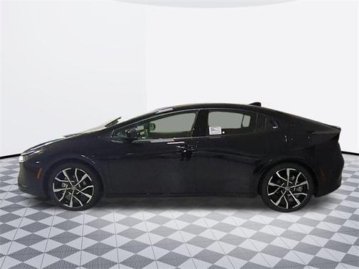 2025 Toyota Prius L
