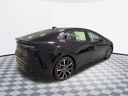 2025 Toyota Prius L