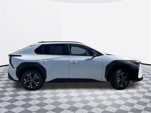 2025 Toyota bZ4X XLE
