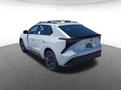 Pear 2026 Toyota bZ XLE Plus