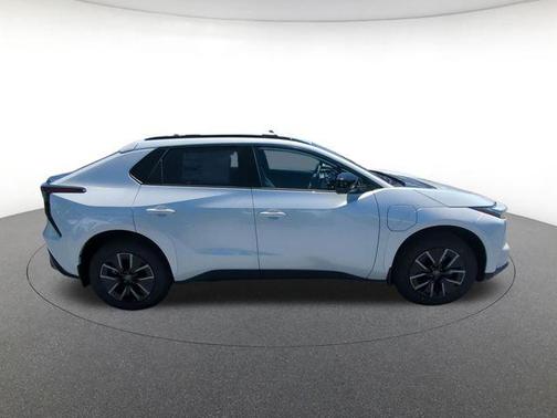Pear 2026 Toyota bZ XLE Plus