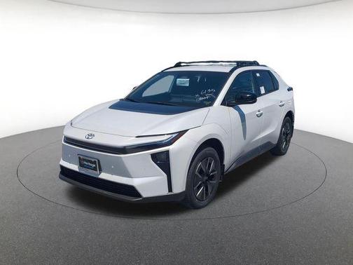 Pear 2026 Toyota bZ XLE Plus