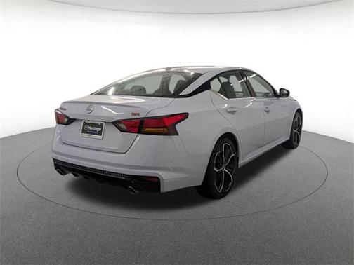 2023 Nissan Altima SR FWD