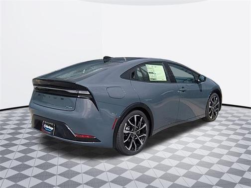 2025 Toyota Prius L