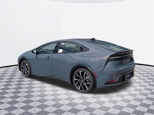 2025 Toyota Prius L
