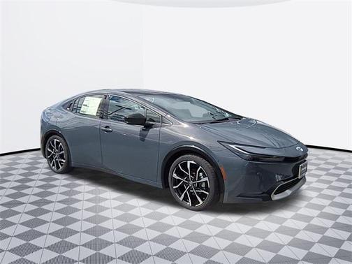 2025 Toyota Prius L