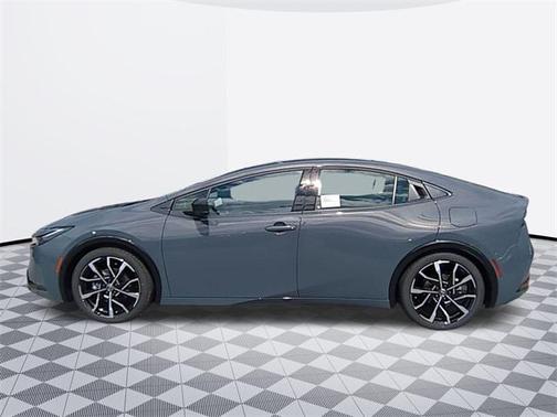 2025 Toyota Prius L