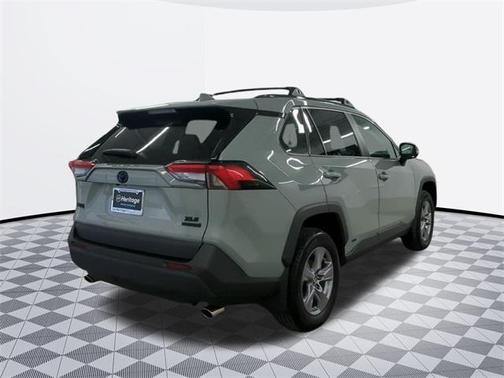 2022 Toyota RAV4 Hybrid XLE