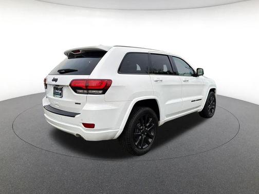 Bright White Clearcoat 2017 Jeep Grand Cherokee Altitude