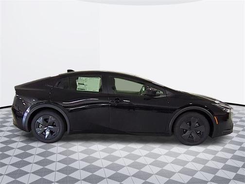 2025 Toyota Prius L