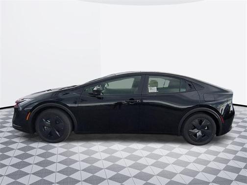 2025 Toyota Prius L