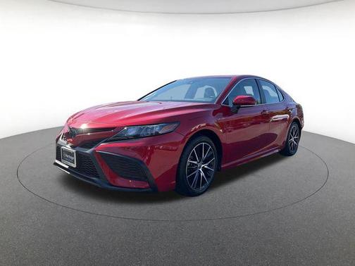 Supersonic Red 2022 Toyota Camry SE
