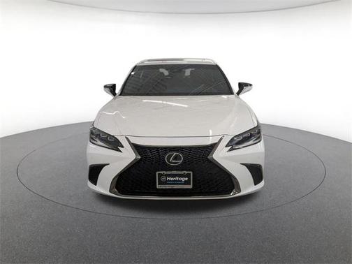 2025 Lexus ES 300h F SPORT Handling