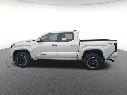 Pear 2026 Toyota Tacoma Hybrid TRD Sport