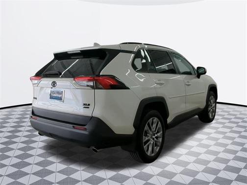 2022 Toyota RAV4 XLE Premium