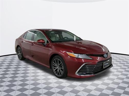 2021 Toyota Camry Hybrid XLE