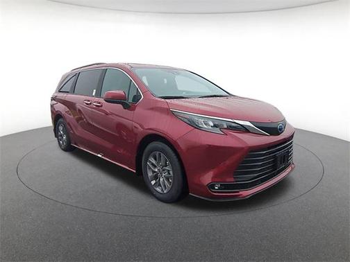 2025 Toyota Sienna Platinum 7 Passenger
