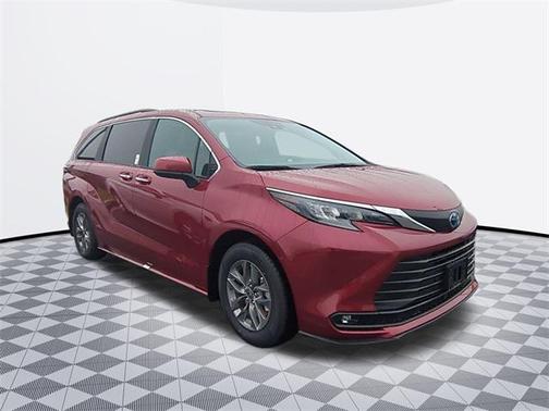 2025 Toyota Sienna Platinum 7 Passenger