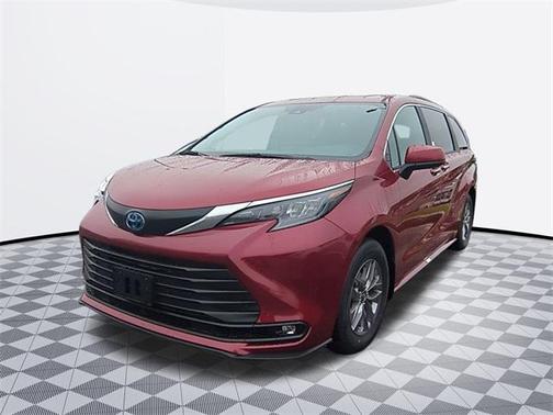 2025 Toyota Sienna Platinum 7 Passenger