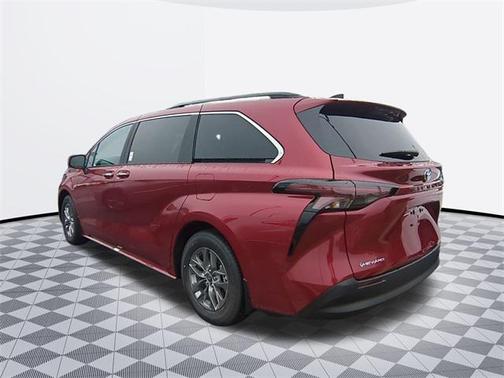 2025 Toyota Sienna Platinum 7 Passenger
