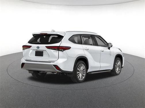 2026 Toyota Highlander Hybrid Platinum
