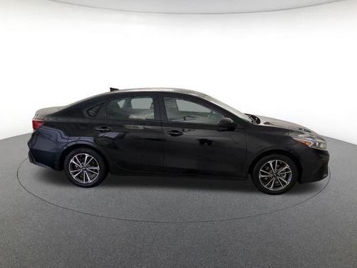Aurora Black 2024 Kia Forte LXS