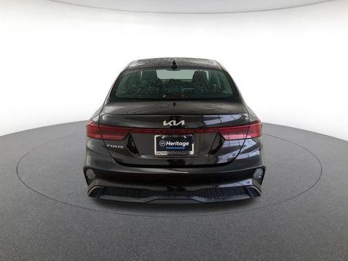 Aurora Black 2024 Kia Forte LXS