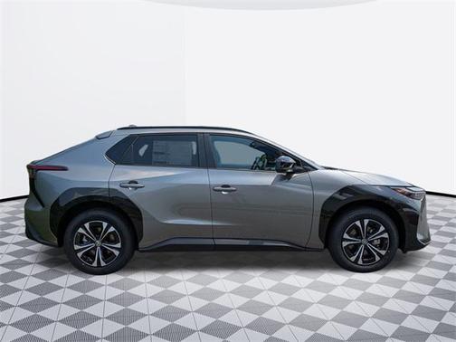 2025 Toyota bZ4X XLE