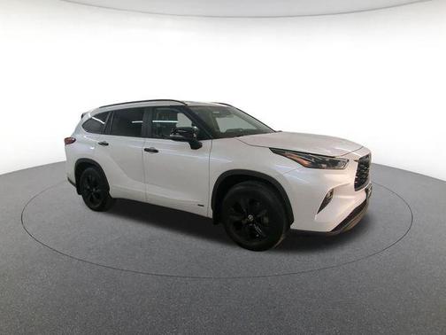 2025 Toyota Highlander Hybrid XLE