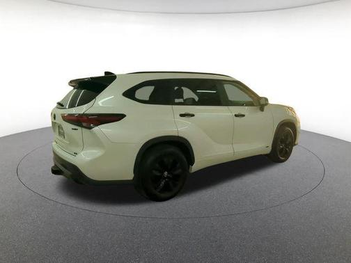 2025 Toyota Highlander Hybrid XLE