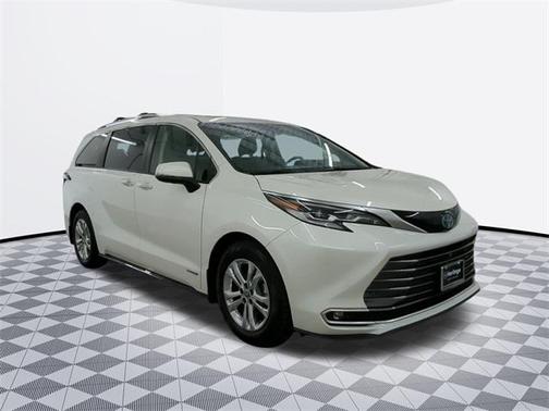2021 Toyota Sienna Limited 7-Passenger