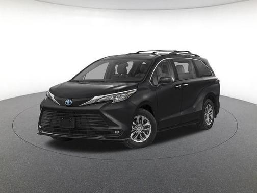 Midnight Black Metallic 2026 Toyota Sienna XLE