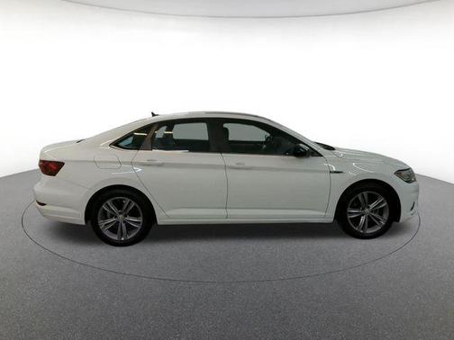 Pure White 2021 Volkswagen Jetta 1.4T R-Line