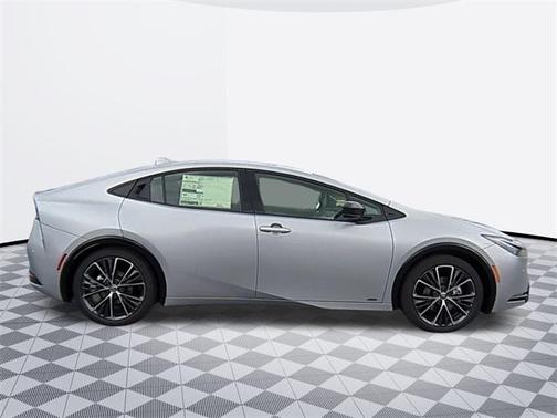 2025 Toyota Prius XLE
