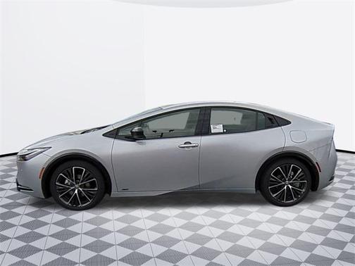 2025 Toyota Prius XLE